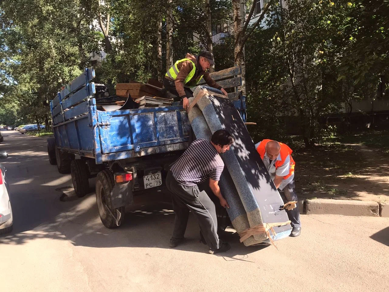 Профессиональный вывоз крупногабаритного мусора в Великом Устюге в октябре