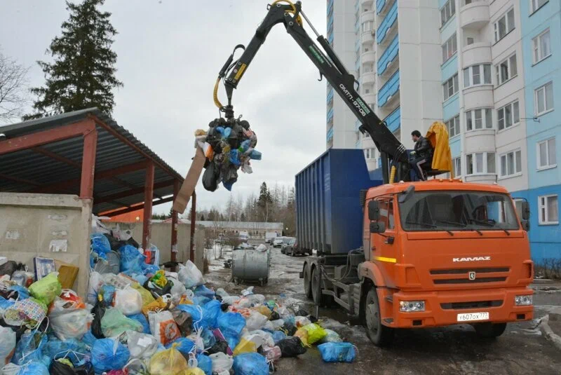 Вывоз бытового мусора в Великом Устюге с погрузкой в октябре