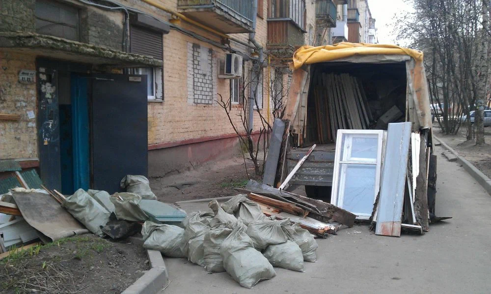 Вывоз мусора после ремонта в Великом Устюге от ПроМусор — цены от 4581 руб., быстро и недорого