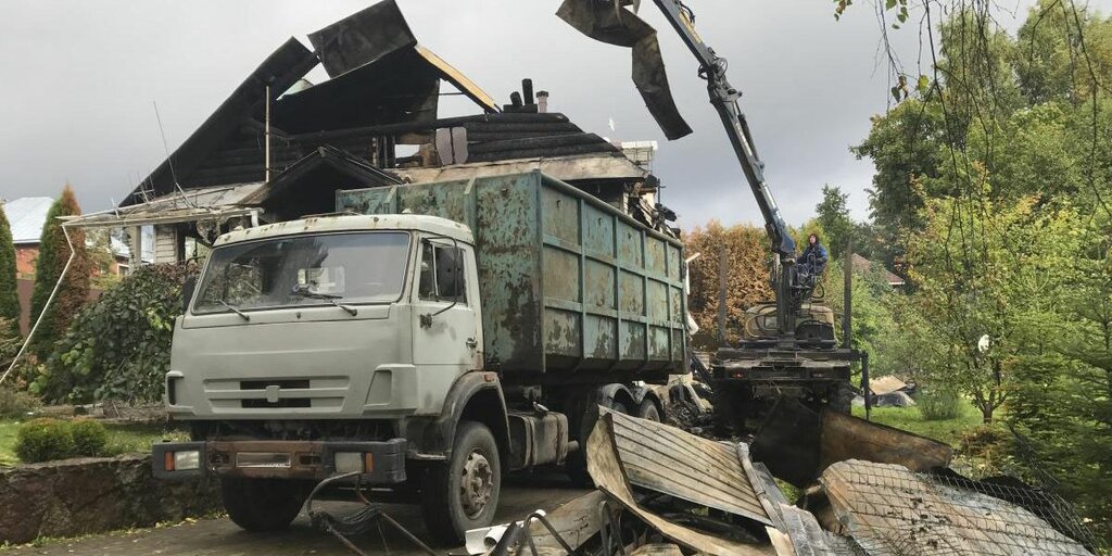 Вывоз мусора после пожара с утилизацией в Великом Устюге в октябре