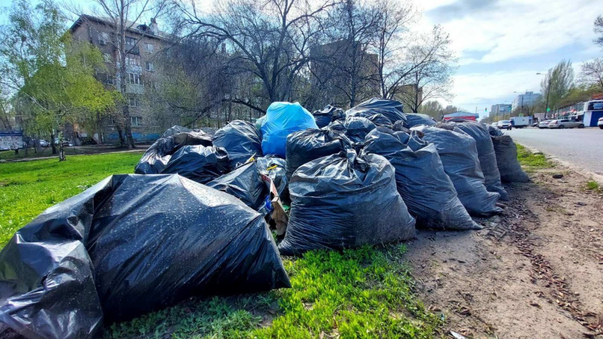 Вывоз и утилизация мусора после субботника в Великом Устюге в октябре