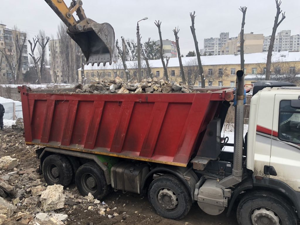 Вывоз мусора Камазом в Великом Устюге в октябре