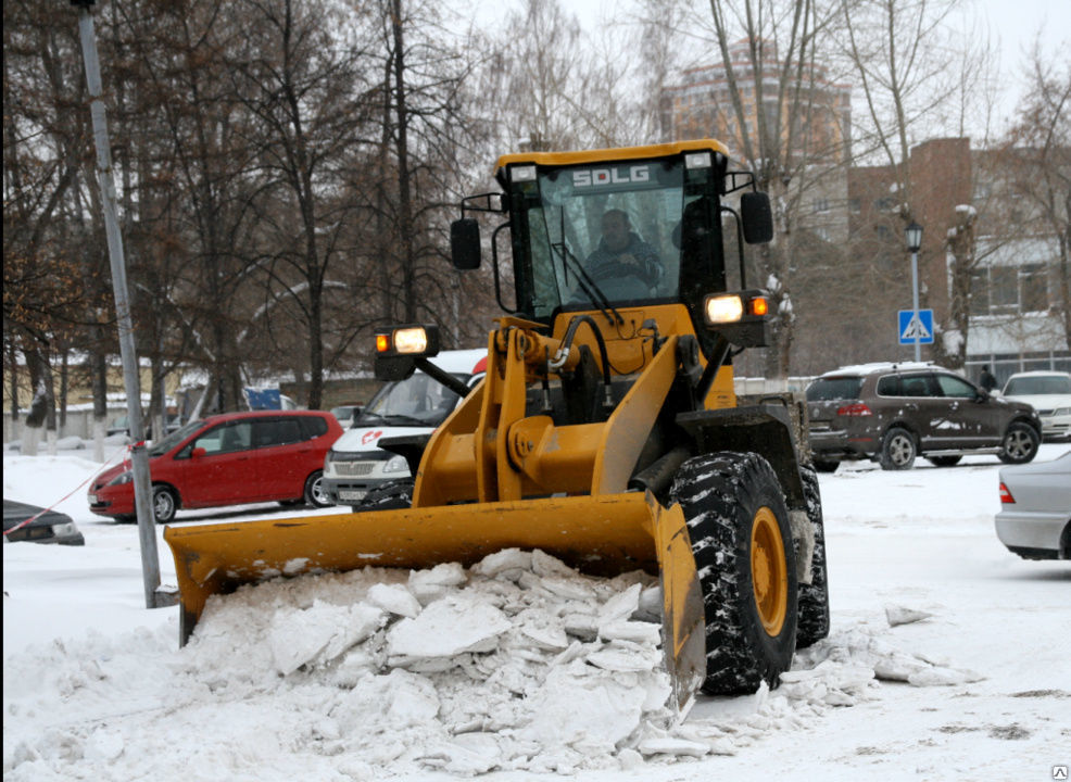 Аренда трактора для уборки снега в Великом Устюге от ПроМусор – цена от 1018 руб., быстро и недорого