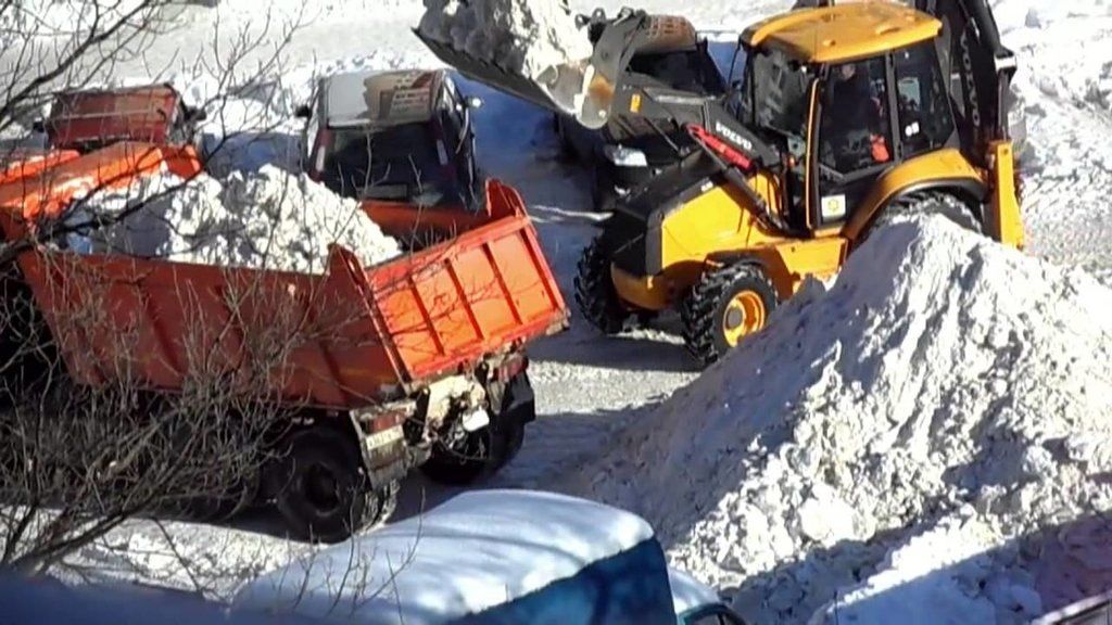 Вывоз снега с погрузкой в Великом Устюге для организаций и частных лиц в октябре