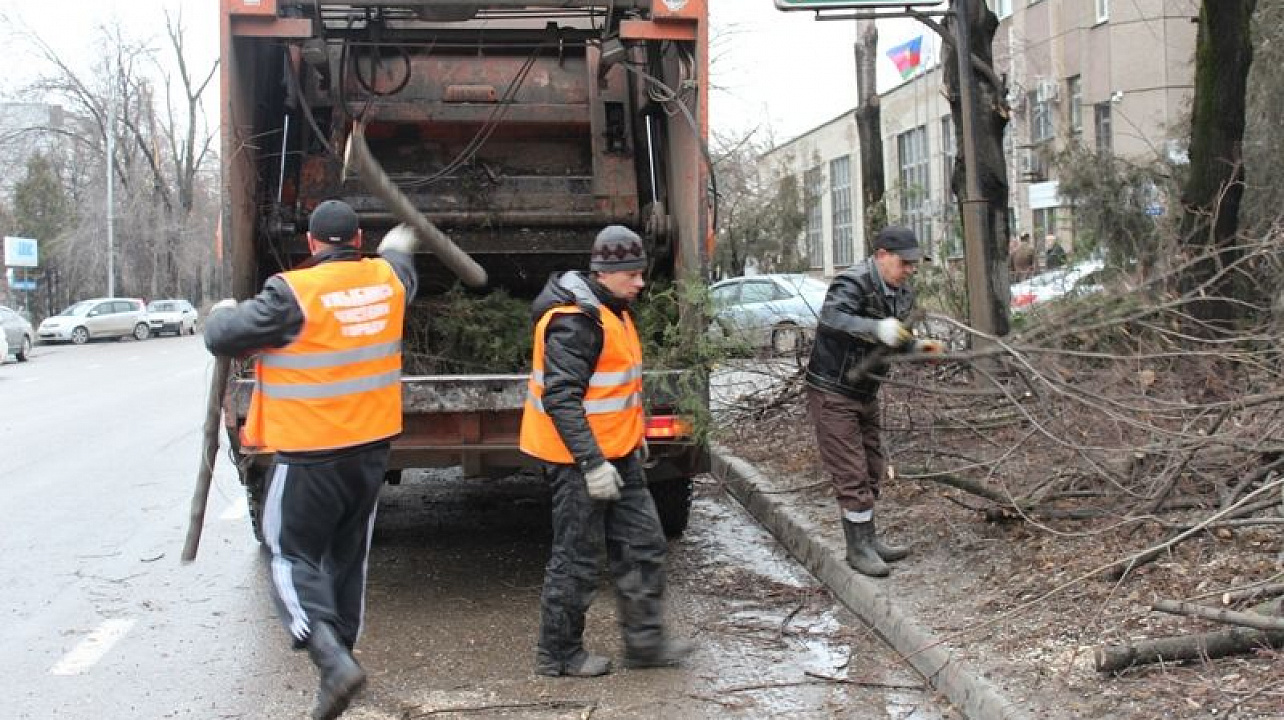 Уборка после стихийного бедствия в Великом Устюге от 2901 руб