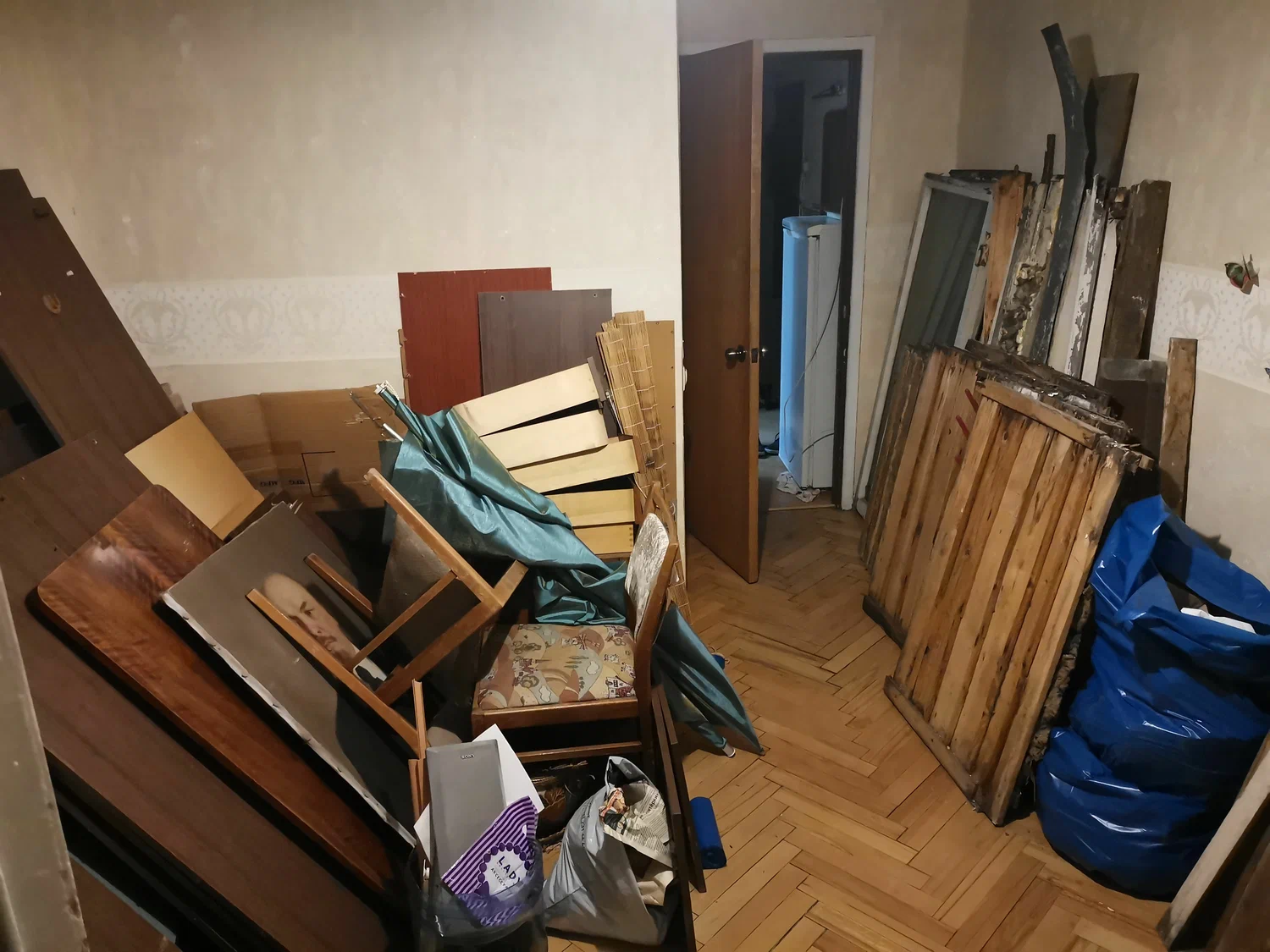 Демонтаж мебели с вывозом и утилизацией в Великом Устюге в октябре